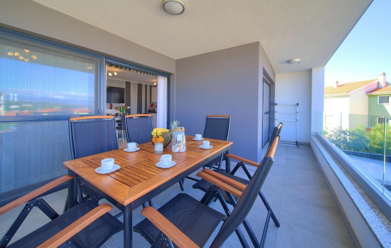Apartment Crystal Aura Malinska Ngoại thất bức ảnh